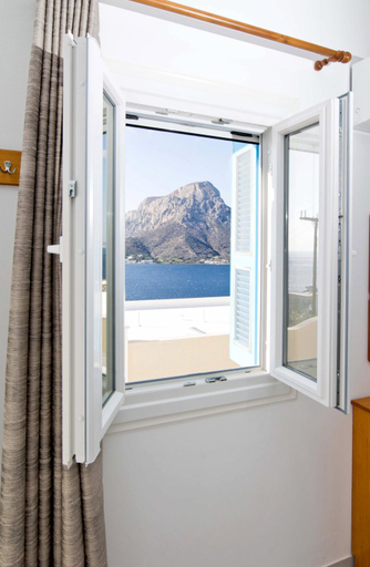 Bathroom, Alkyon Studios, South Aegean