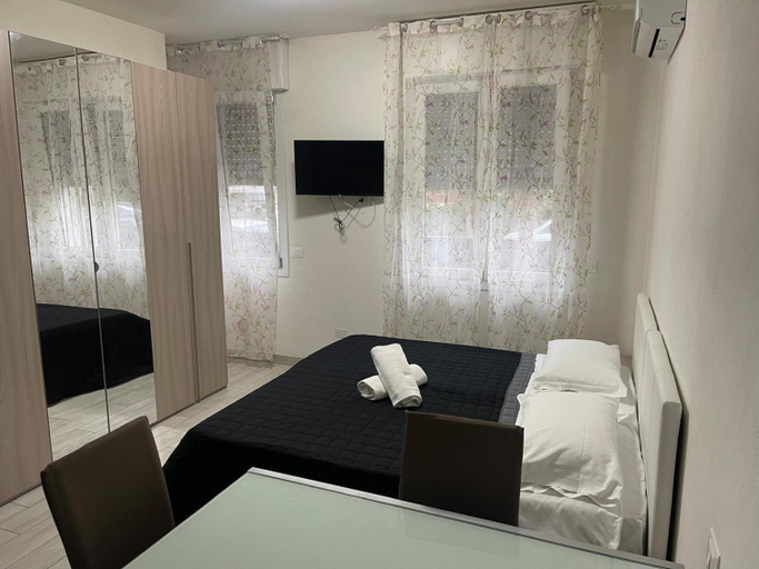 Bedroom 2, House Brennero 29, Modena