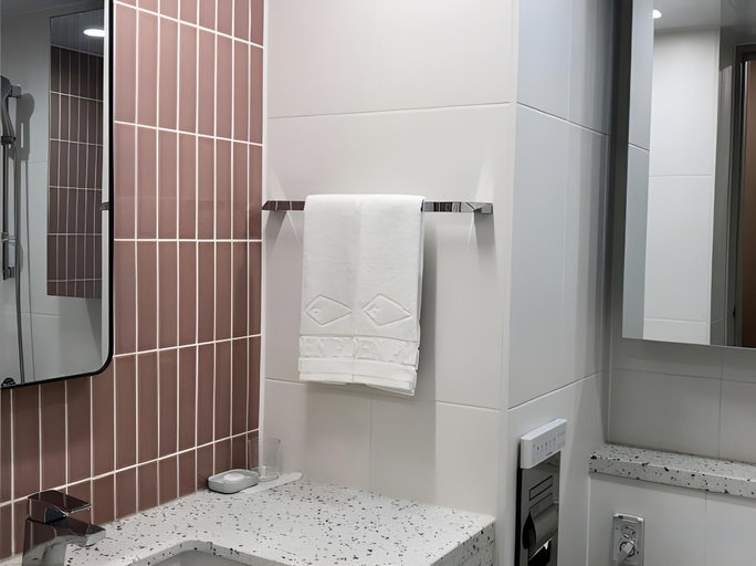 Bathroom 3, Golden Planet Incheon, Jung