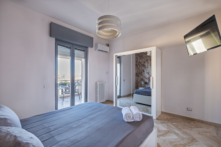 Bedroom 2, PENTHOUSE STATION LUXURY APTS LE DIMORE, Brindisi