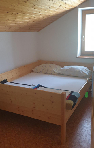 2, Crnuski dom na Mali planini, Kamnik