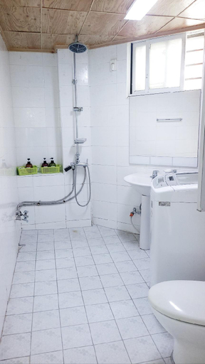 Bathroom, J&J Guesthouse, Jeonju