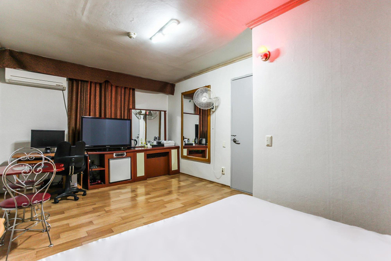 Bedroom 2, Gangneung S, Gangneung
