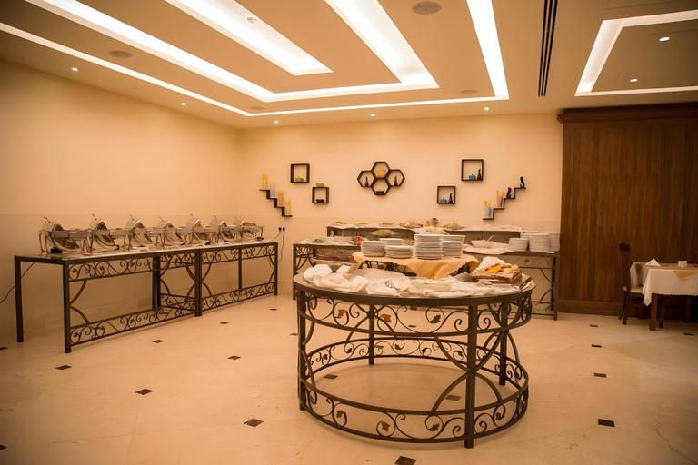 Food & Drinks 5, Arena Space Hotel, Wadi Essier