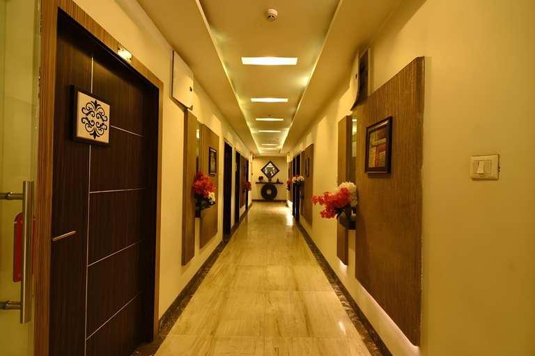 Others 3, Hotel I.P Palace, Lucknow