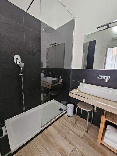 Bathroom, Affittacamere 5 Terre Dolci Sogni, La Spezia