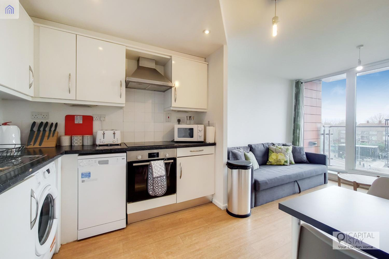 Others 3, Fully Serviced Two Bed Apartment by ExCeL & O2, London