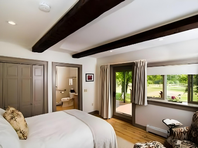 Bedroom, Bark Eater Inn, Essex