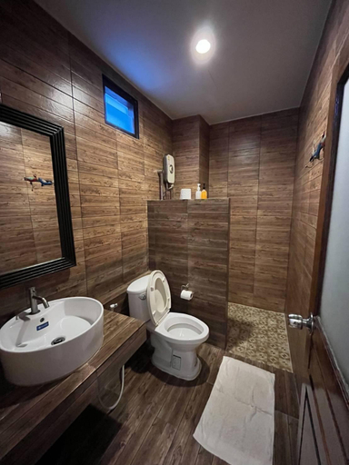 Bathroom, Wong Sai Siri Srichiangkhan Hotel, Chiang Khan