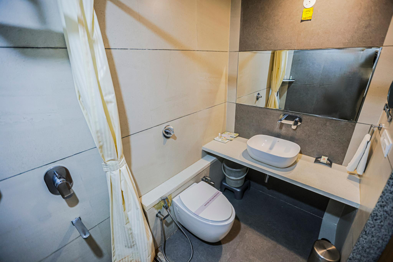 Bathroom 4, Hotel Mukut Mani, Mathura