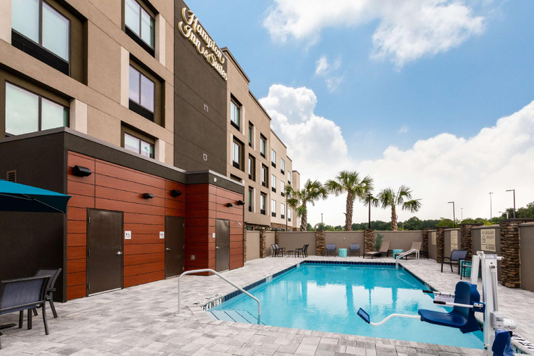 Sport & Beauty 2, Hampton Inn & Suites by Hilton Alachua I-75, Alachua