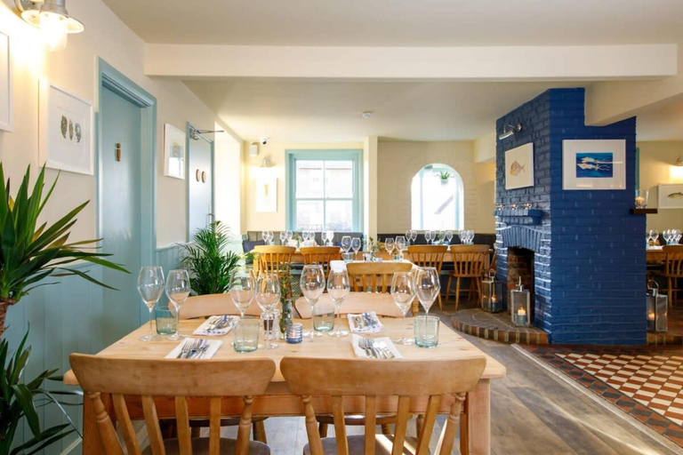 Food & Drinks 4, Stylish Apartment Gastro Pub in West Wittering, West Sussex