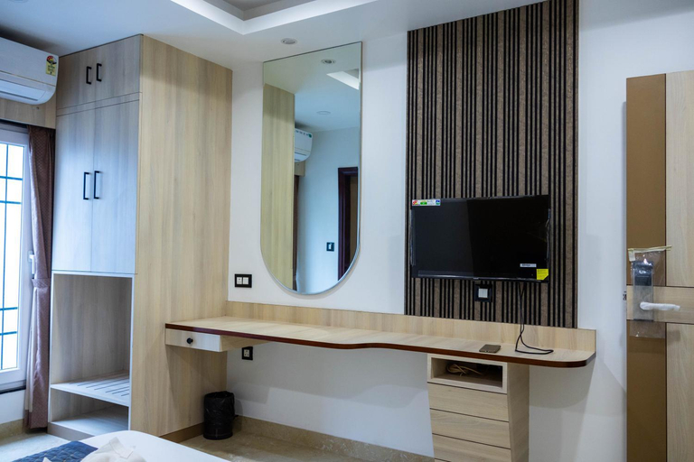 Bathroom 4, The Executive Inn, Darjiling