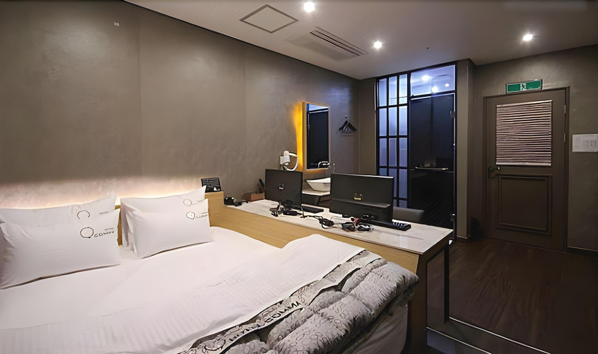 Bedroom 4, Nampo Comma Hotel, Jung