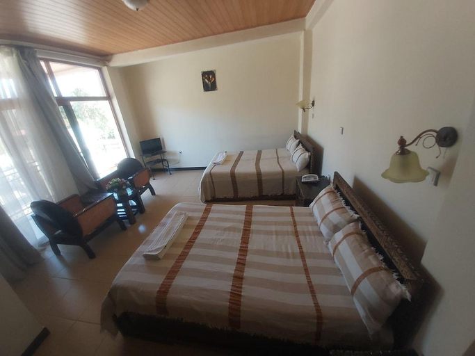 Bedroom 2, Circle Guest House, Semen Wello