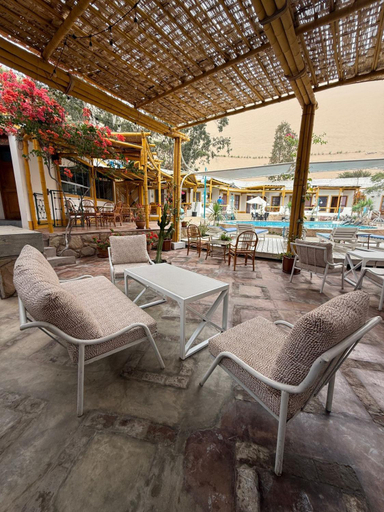 Food & Drinks 4, Hosteria Suiza, Ica