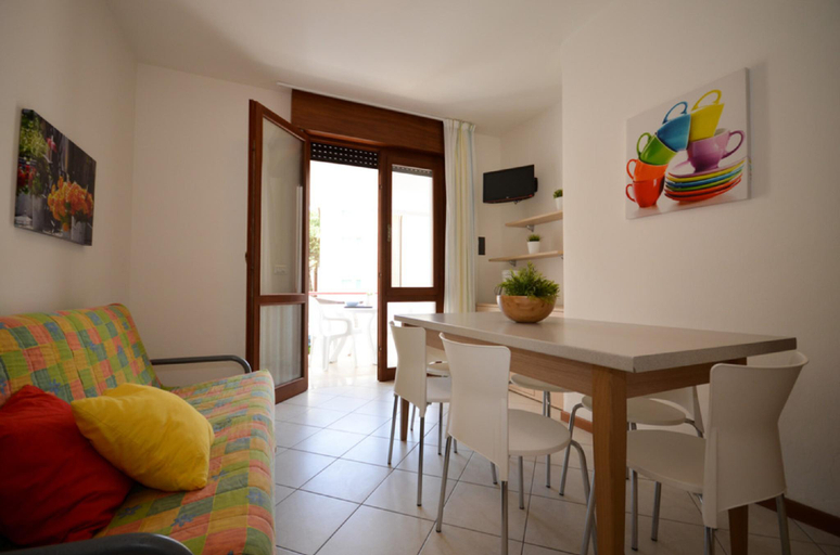 Bedroom 4, Bibione Pineda villa with garden and BBQ, Venezia