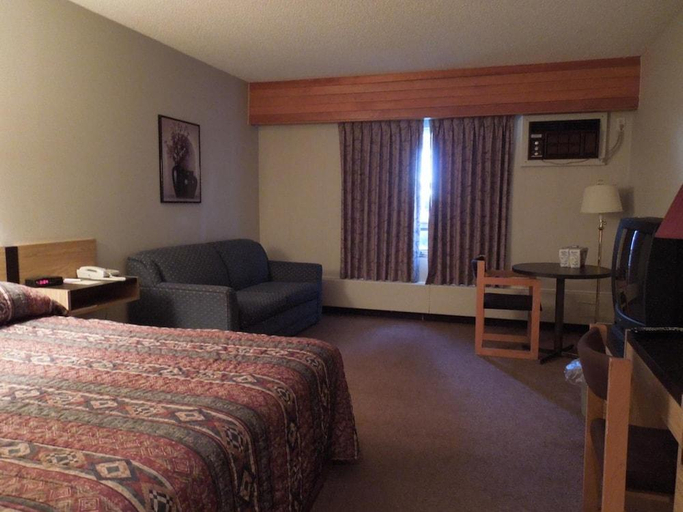 Bedroom 2, Walking Eagle Inn & Lodge, Division No. 9