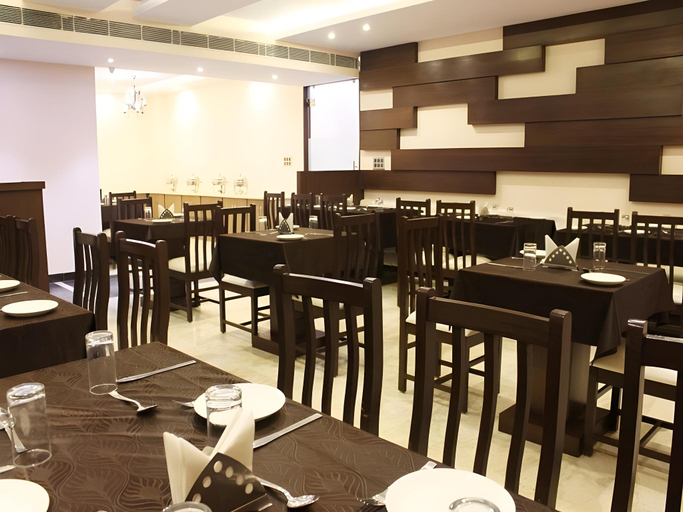 Food & Drinks 5, Rudra Vilas, Agra