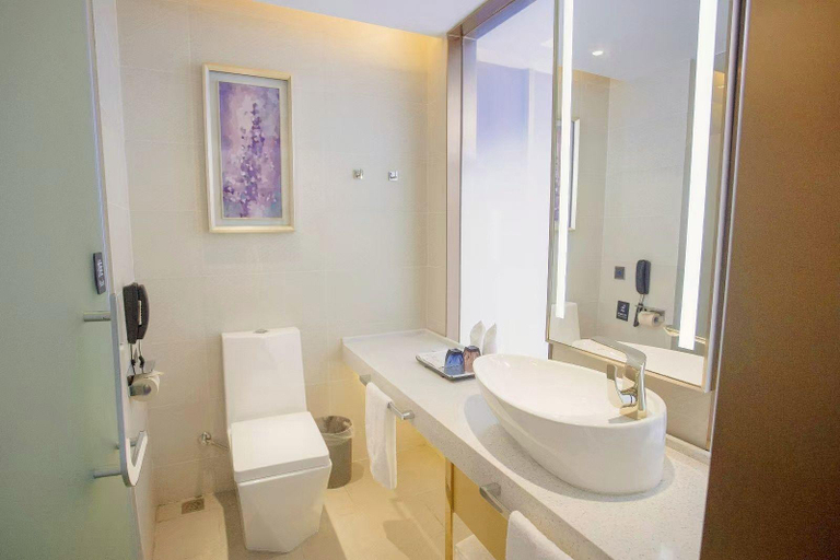 Bathroom 3, Lavande Hotel Pingxiang Runda International High-speed Railway Station, Pingxiang