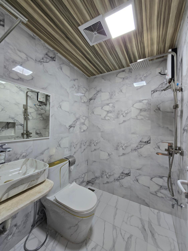 Bathroom 4, The Corbin Guest House, Baa Atoll
