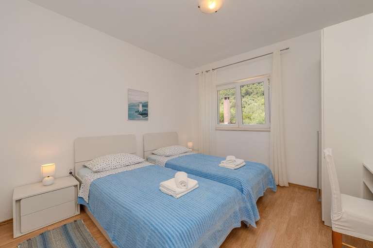 Bedroom 2, Apartment for 5 persons, by the sea and with beautiful view, Preko