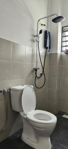 Bathroom 2, LestariHome2, KLIA Sepang, Sepang
