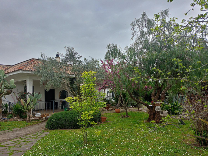 Others 3, La Casa di Fede, Roma