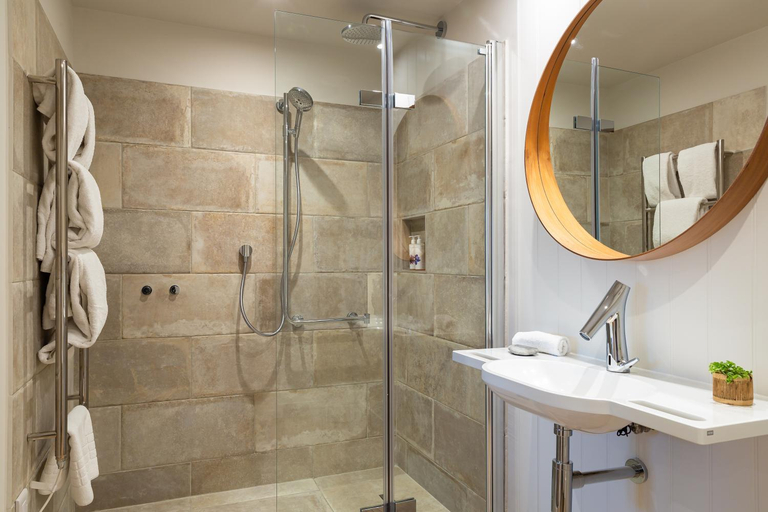 Bathroom 3, Combe Grove, Bath and North East Somerset