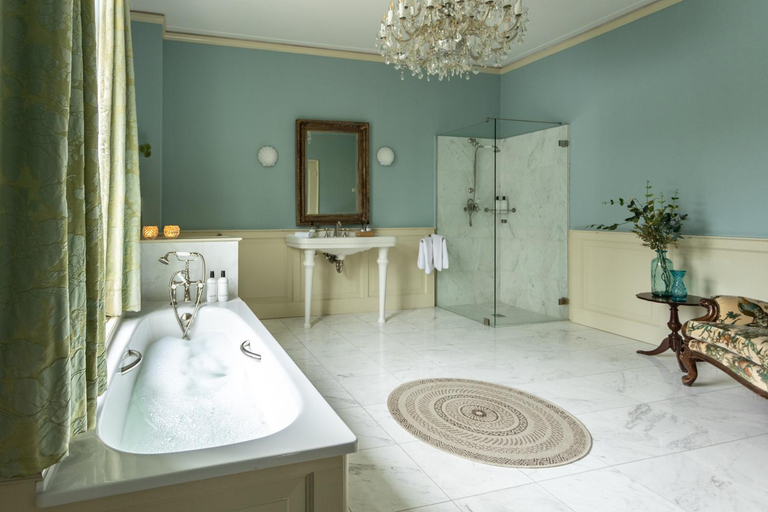 Bathroom 2, Landgoed Loenen B&B, Overbetuwe