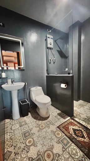 Bathroom 3, Casa De Loren Family Room, General Luna