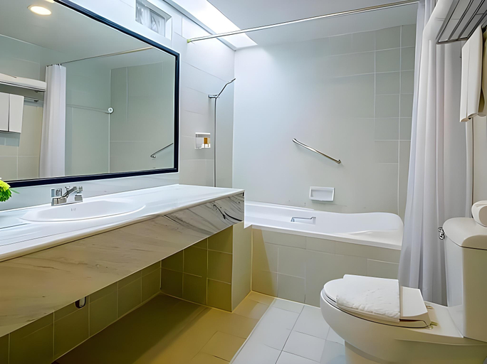 Bathroom 4, Golden Beach Cha-Am Hotel, Cha-Am