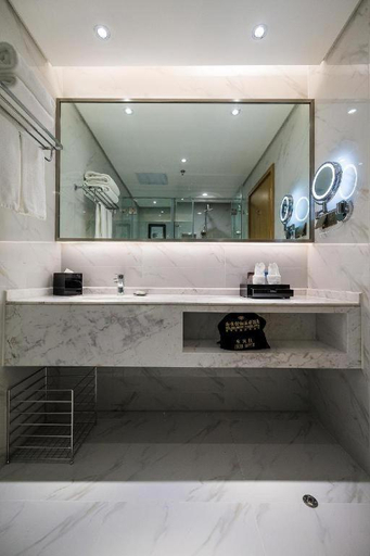 Bathroom 3, Fliport Garden Hotel Nanjing, Nanjing