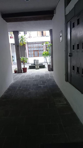 Others 5, DEPARTAMENTO SIETE, Quito