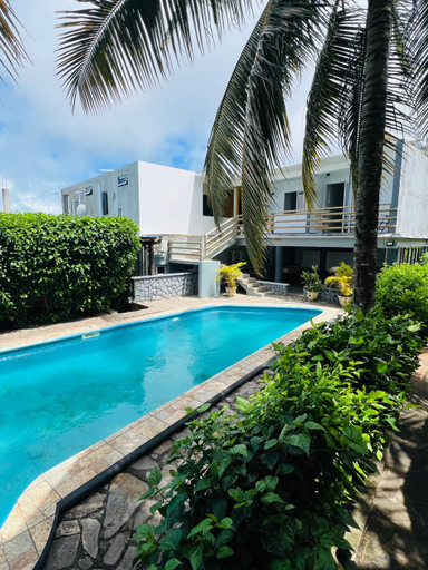 Swimming pool, Happy Destination Auberge