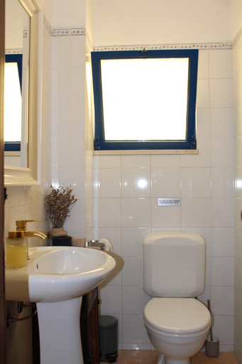 Bathroom 2, Kintsugi Downtown Lagos, Lagos