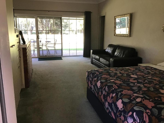 Others 4, Fairway Views Motor Inn, Berrigan