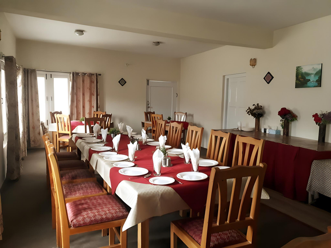Food & Drinks, Gulmit Tourist Inn, Northern Areas