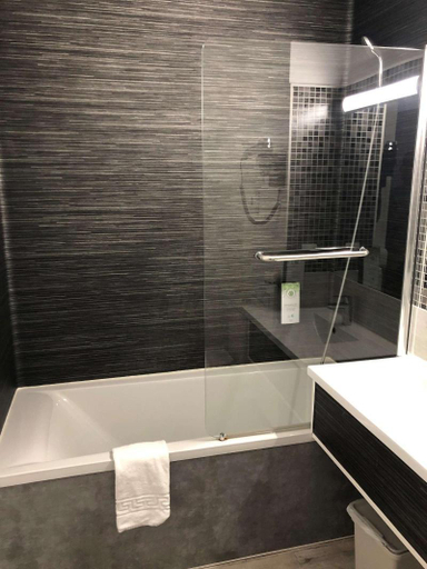 Bathroom, Kyriad Saint Fargeau Ponthierry - Apollonia, Seine-et-Marne