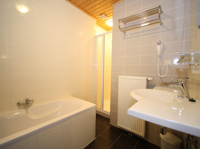 Bathroom 3, Apartment in St. Michael near Ski Slopes, Tamsweg