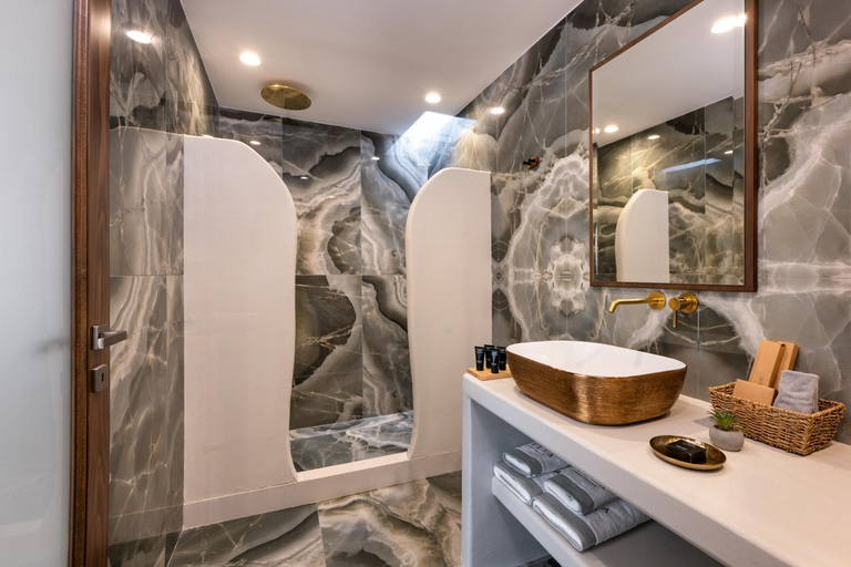 Bathroom 5, Aelia Thalassa, South Aegean