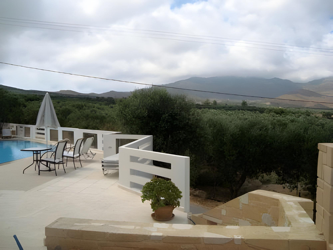 Others 5, Thealia, Crete