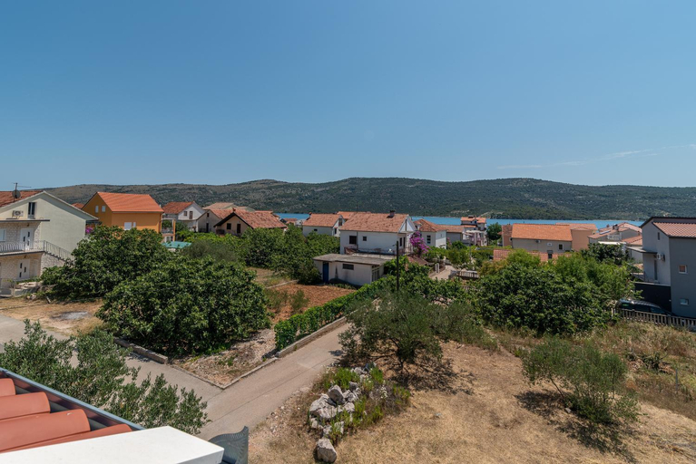 Others 4, Apartmani Lejla, Marina