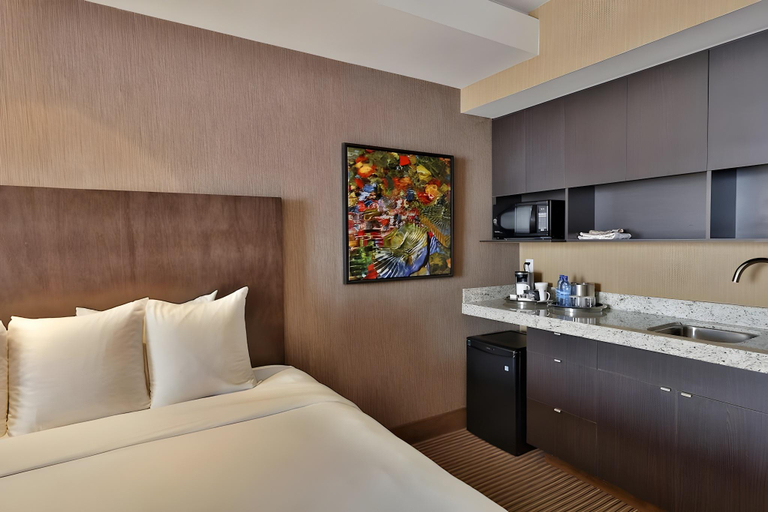 Bedroom 3, Edmonton Hotel & Convention Centre, Division No. 11