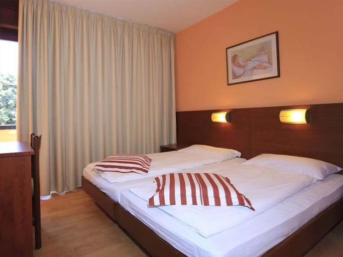 Bedroom 3, Hotel Donat, Zadar
