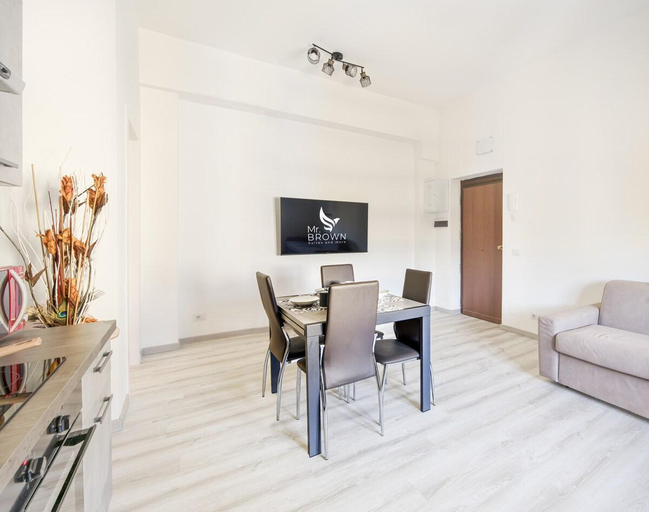 Others 5, Mr. Brown - Monteverde Apartment, Rome