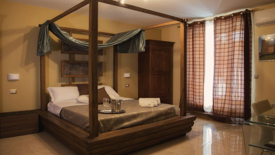 Bedroom 2, Chiaia 205, Napoli