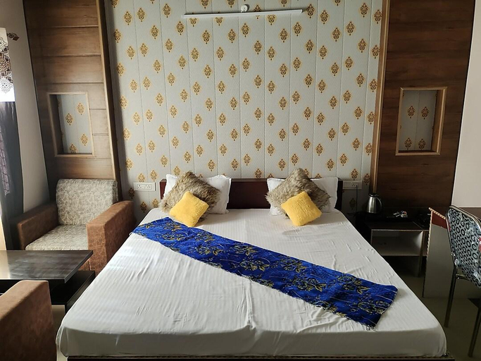 Others 3, Hotel Shresth, Pithoragarh