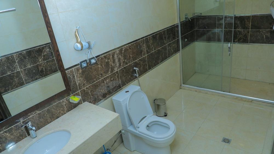 Bathroom 3, Garalay Hotel, Addis Abeba