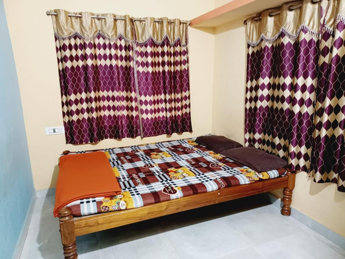 Others 4, Mahadevi Guest House, Uttara Kannada